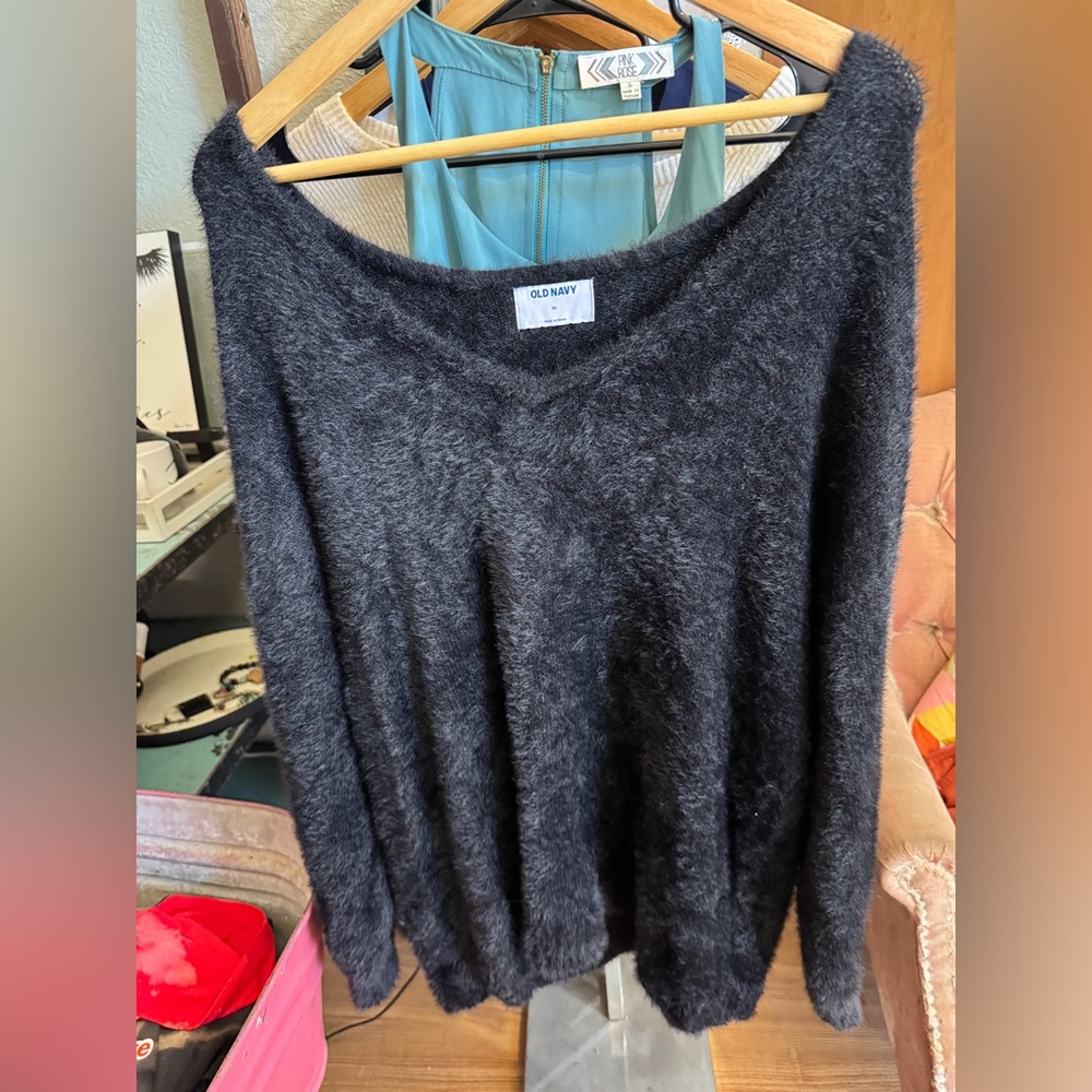 Old Navy Women's Charcoal V-Neck Sweater
